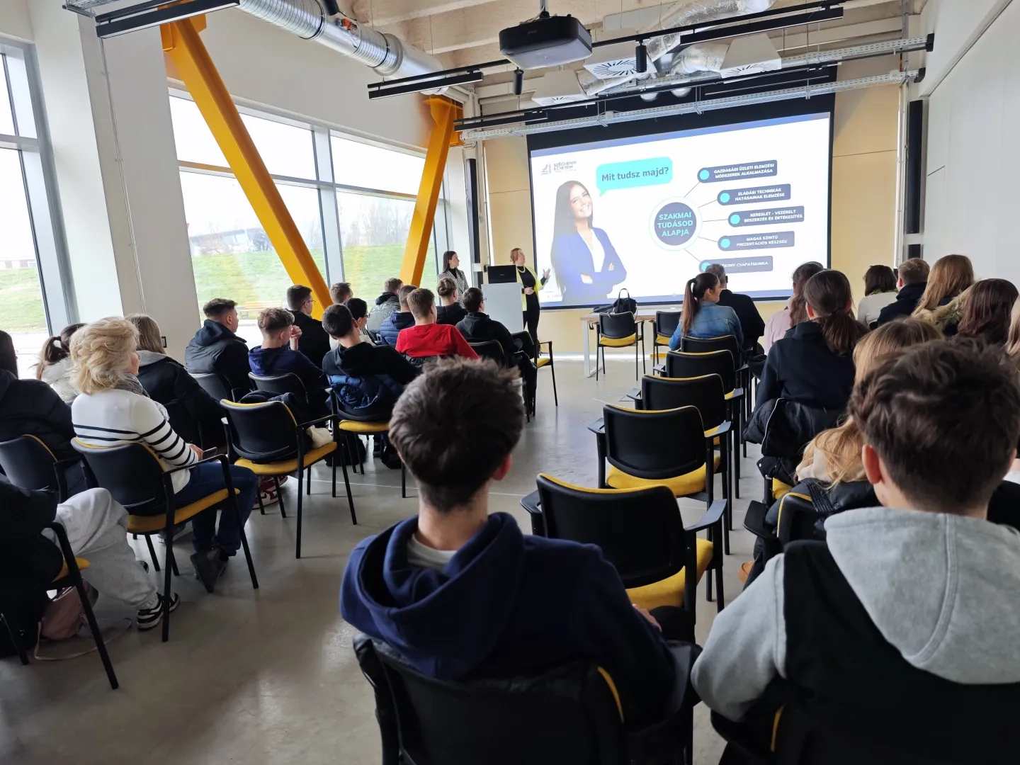 Győri SZC Baross Gábor Két Tanítási Nyelvű Közgazdasági Technikum iskolalátogatás - SZE KGK